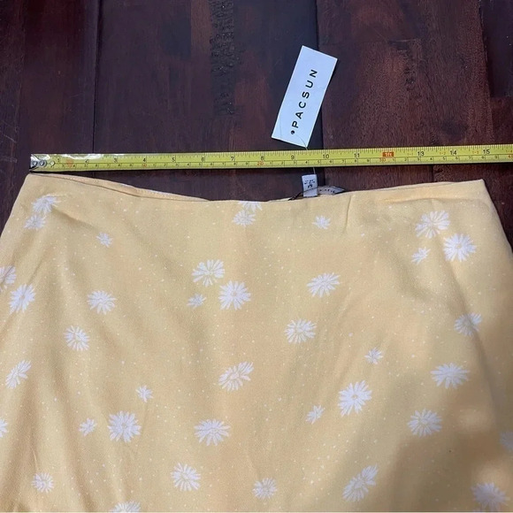 Kendall & Kylie Yellow Daisy Skirt Women’s Medium New Pacsun Zips Floral - Picture 6 of 8